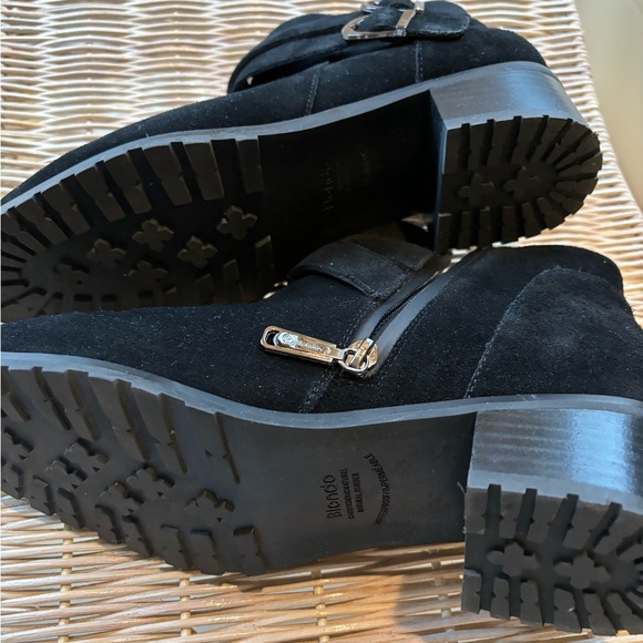 SALE!!! BLONDO suede bootie - Picture 6 of 7